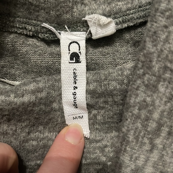 Cable & Gauge cowl neck knit. Medium - Picture 6 of 7